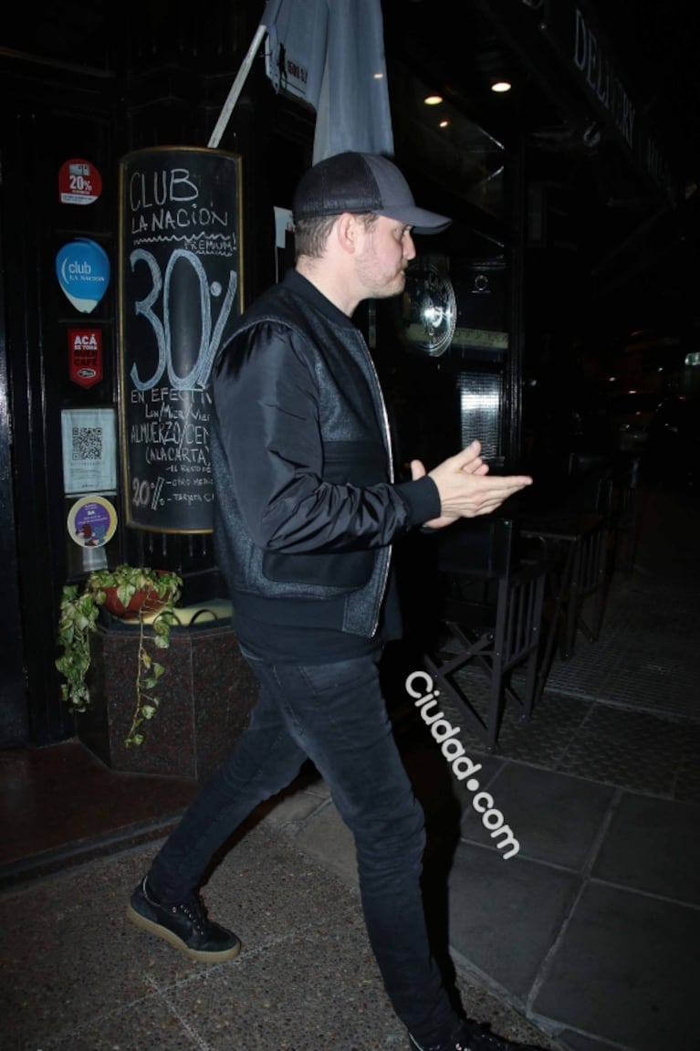 La salida romántica de Luisana Lopilato y Michael Bublé: cena en una parrilla de Recoleta y gesto buena onda a los paparazzi