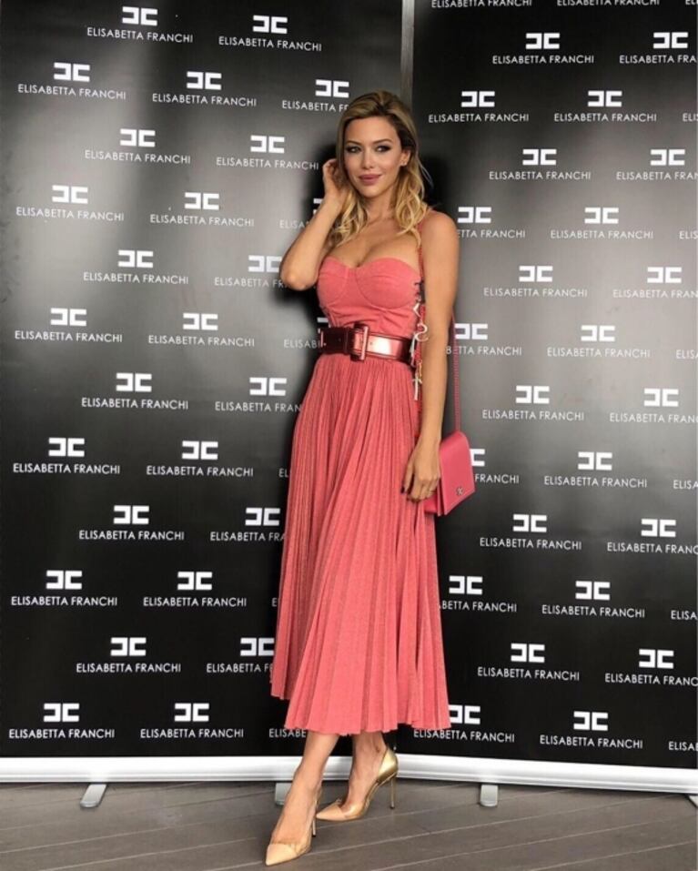 La sensual ¡y topísima! coincidencia fashion de Antonela Roccuzzo y Evangelina Anderson 