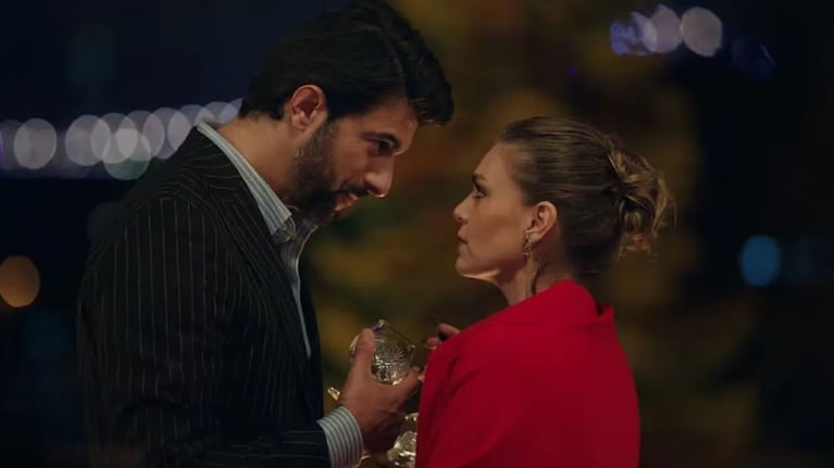 La serie Amor y Riqueza tiene 8 episodios y está disponible en Netflix.