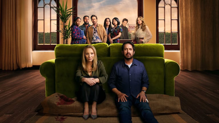 La serie con Lisa Kudrow que recién estrena y ya es un éxito: ¿De qué trata Fachadas?