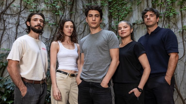 La serie que está en desarrollo se titula El futuro es nuestro y está basada en la novela “The World Jones Made” (1956).