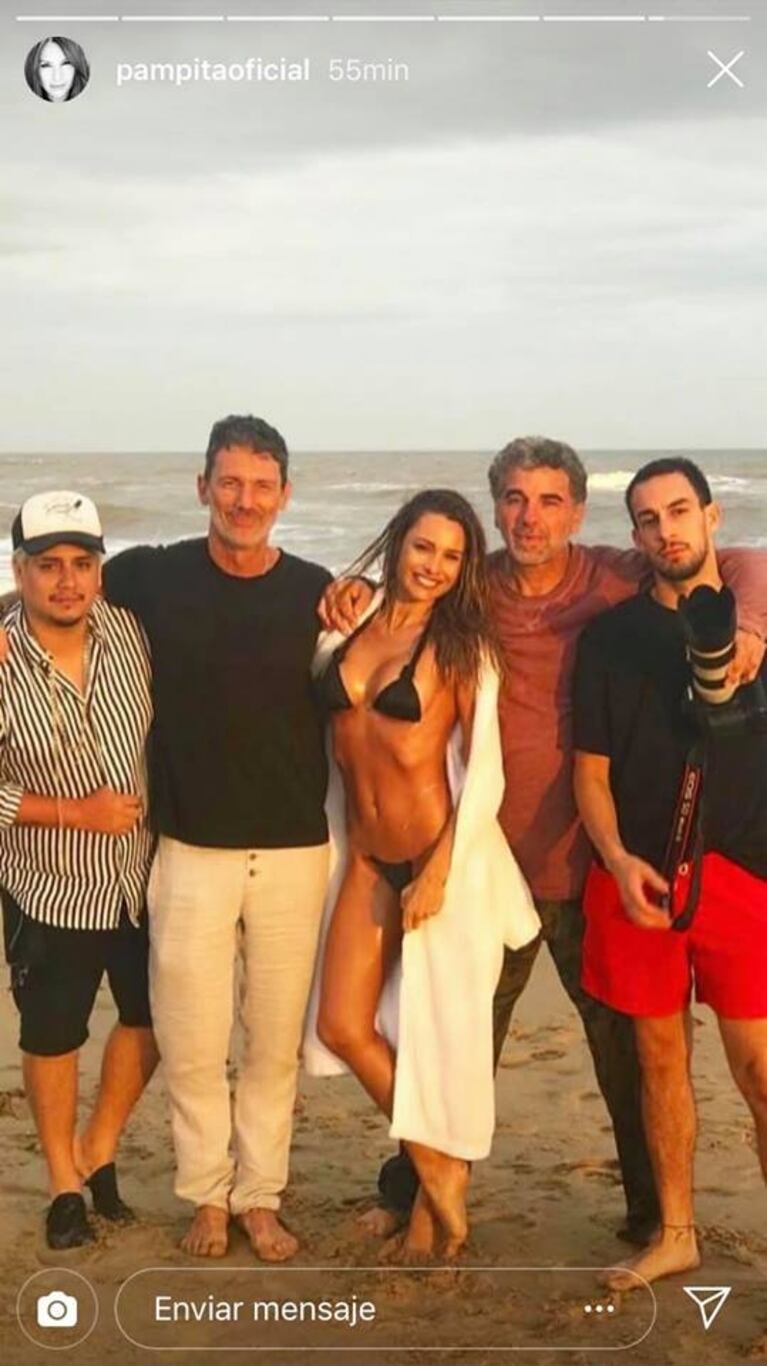 La sesión de fotos ultra sexy de Pampita en Punta del Este: ¡bikini y lomazo súper bronceado!