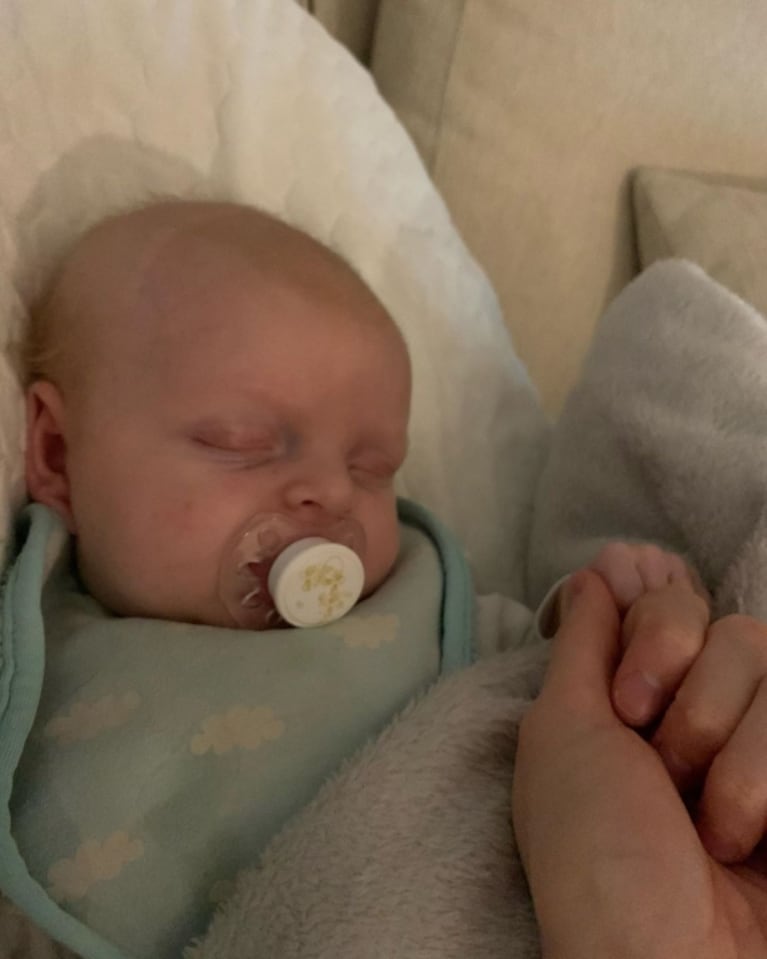 La Sueca Larsson, preocupada por la salud de su bebé tras contraer un virus: "Tienes que luchar"