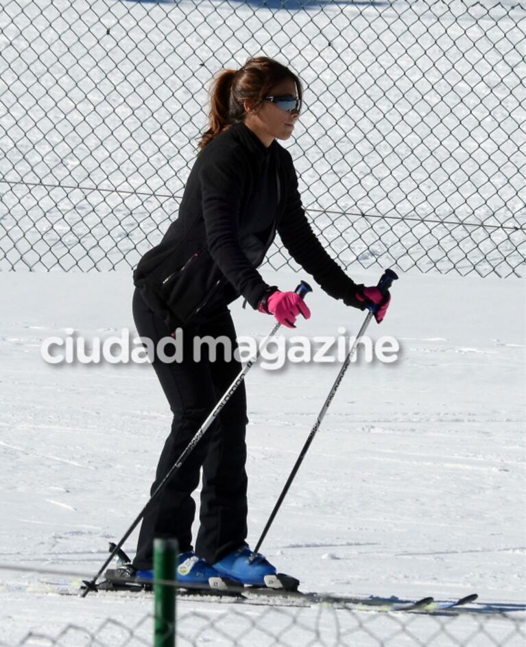 La tarde top a puro esquí de Antonela Roccuzzo en los Pirineos junto a Thiago y Mateo