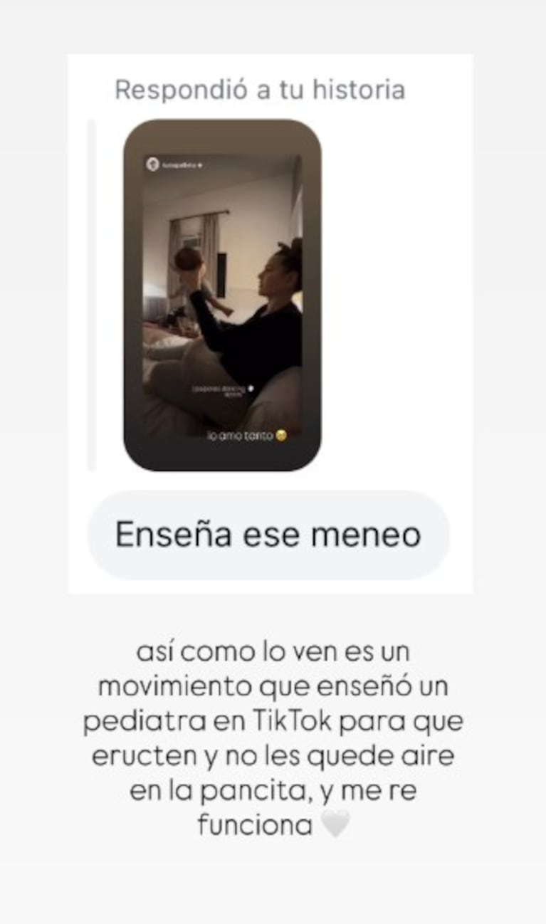 La técnica de Jimena Barón con Arturo para evitar cólicos | Créditos: Instagram @jmena