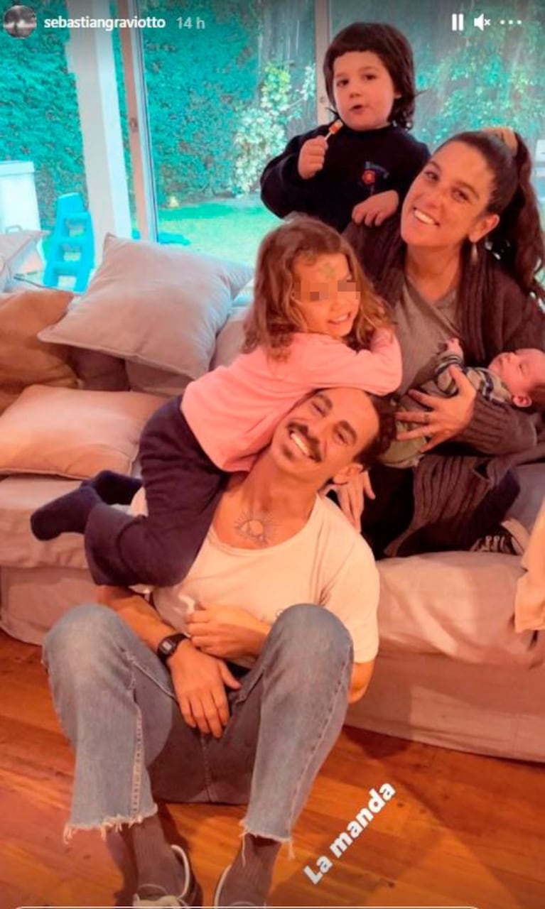 La tierna foto de la familia ensamblada de Juana Repetto y Sebastián Graviotto tras el nacimiento de su bebé