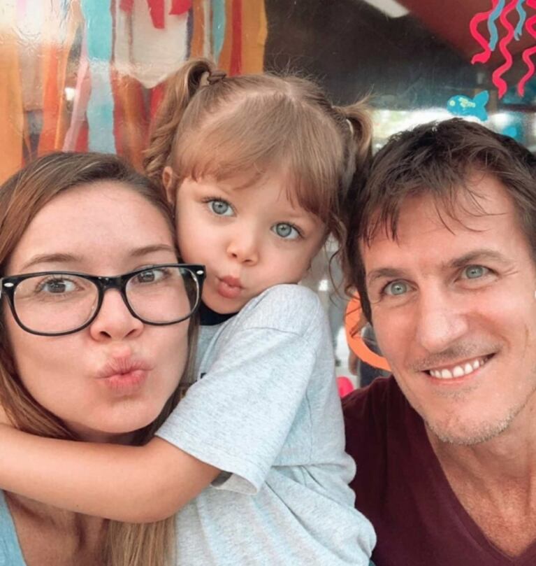 La tierna foto de la hija de Dallys Ferreira en su primer día de clases en Paraguay: "En la tierra que le vio nacer a mami"