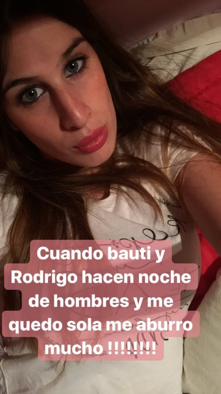 La tierna foto de Rodrigo Noya y su bebé mirando la televisión