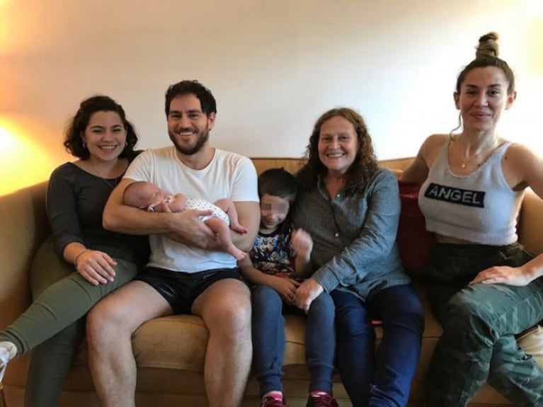La tierna foto familiar de Jimena Barón conociendo a su sobrina: "Con la nueva Barón"