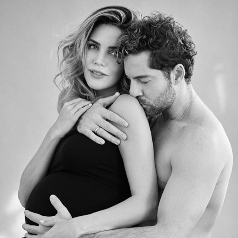 La tierna producción de fotos de David Bisbal con su pareja, en la recta final del embarazo: "Amor"