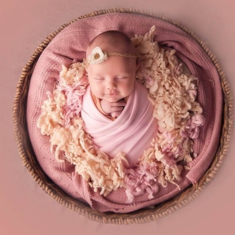 La tierna producción de fotos de la hija de Luciana Salazar, a un mes de su nacimiento: "¡Matilda en su álbum new born!"