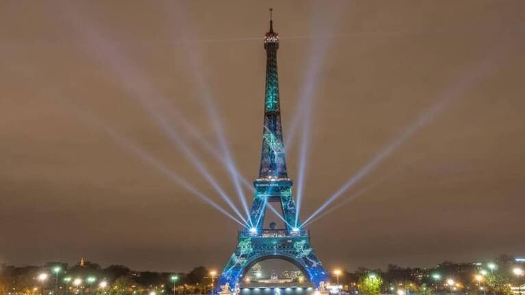 La Torre Eiffel creció seis metros más