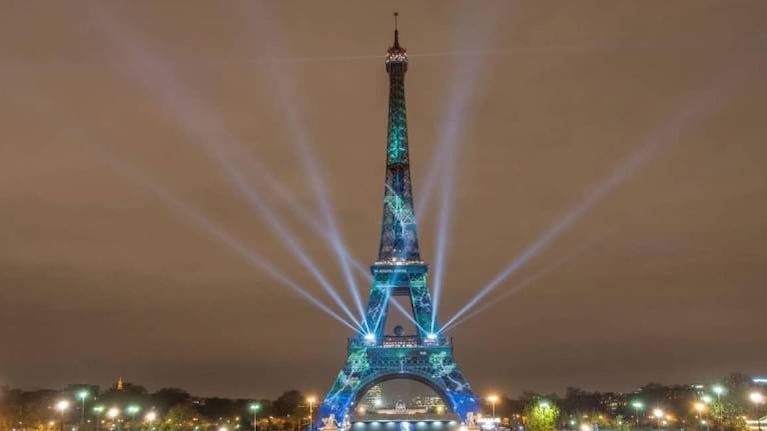 La Torre Eiffel creció seis metros más