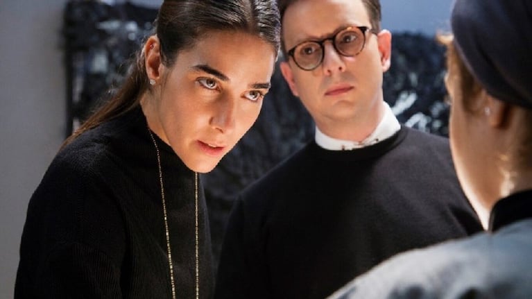 La trama de esta ficción gira en torno del mundo de la moda.