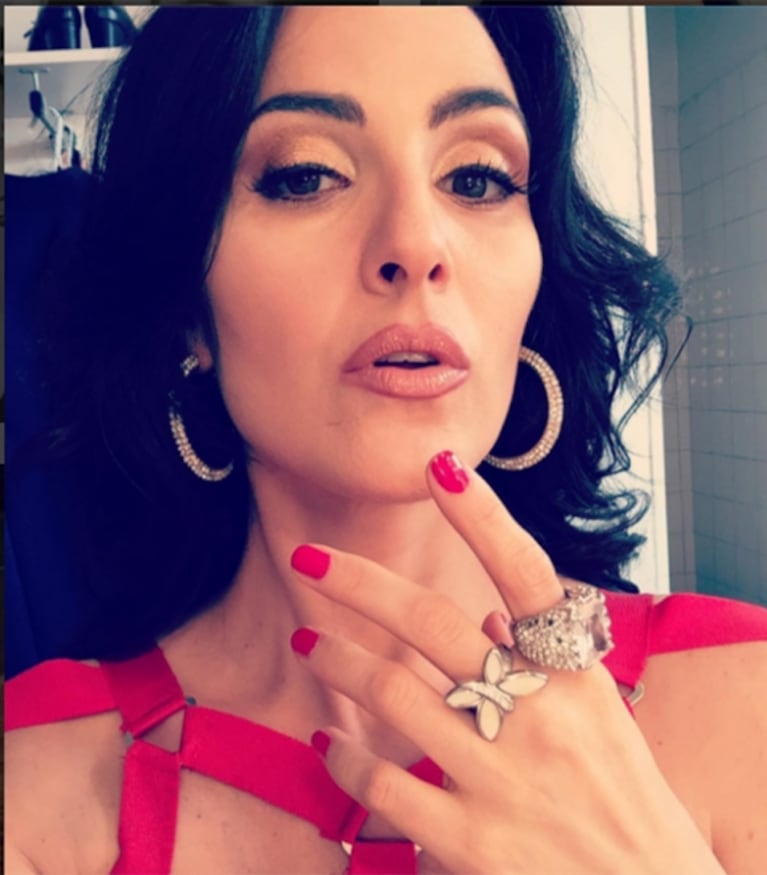 La transformación sexy de Julieta Díaz: ¡mirá su look diosa dark!