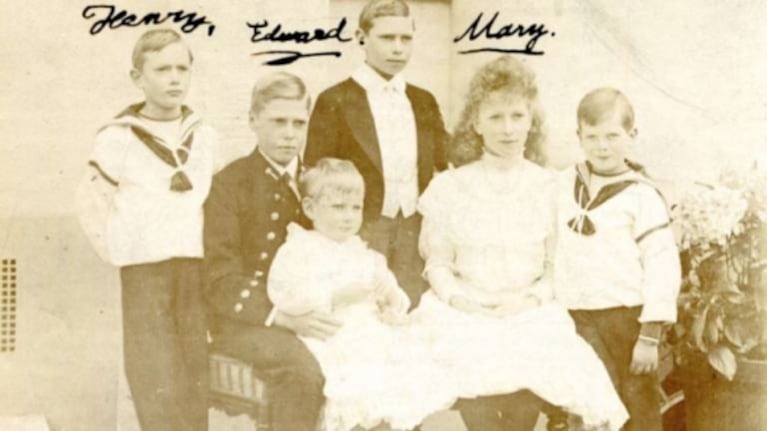 La triste vida del príncipe Juan, el tío desconocido de Isabel II al que recluyeron