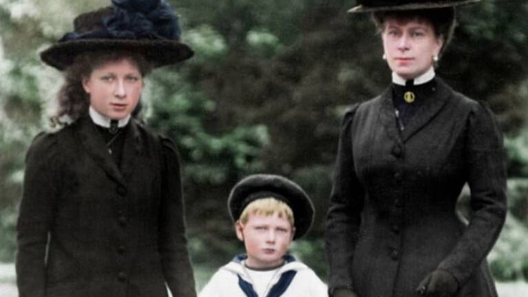 La triste vida del príncipe Juan, el tío desconocido de Isabel II al que recluyeron
