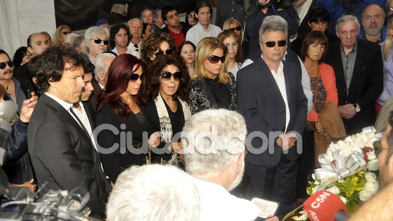 La última despedida a Juan Carlos Calabró. (Foto: Jennifer Rubio - Ciudad.com)