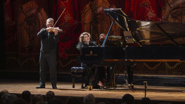La velada de Apertura fue con un concierto del violinista Maxim Vengerov junto a la pianista Polina Osetinskaya.
