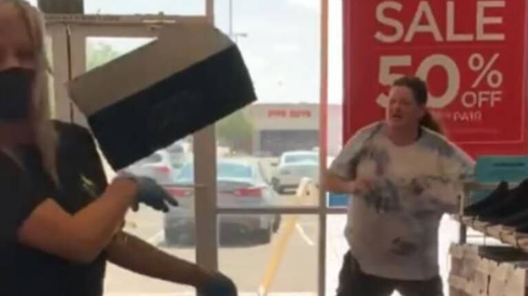 La violenta reacción de una mujer tras pedirle que se ponga barbijo
