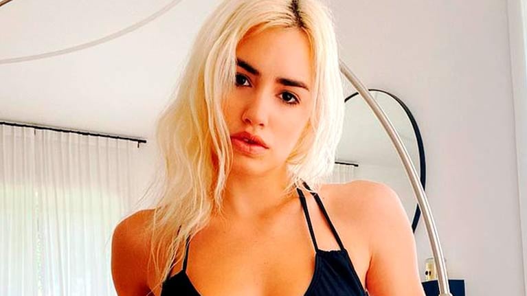 Lali Espósito hizo volar las redes en Navidad con sus sensuales fotos en bikini