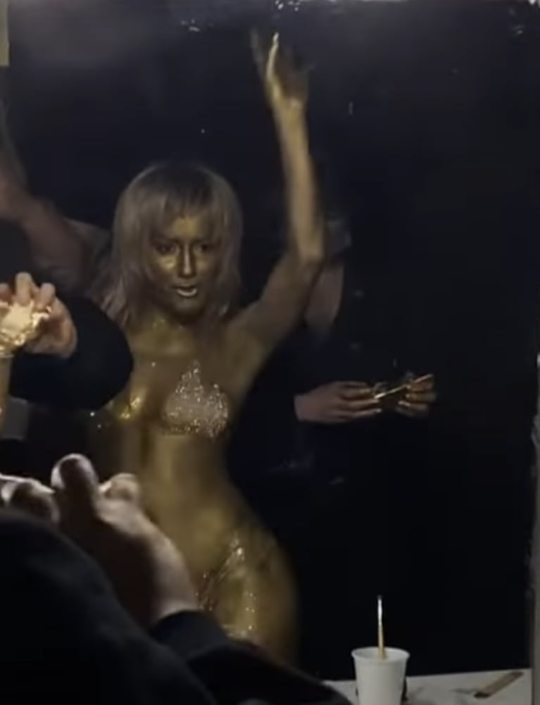 Lali Espósito mostró el detrás de escena de Diva, su nueva canción: "Aún tengo brillos dorados en el cuerpo"