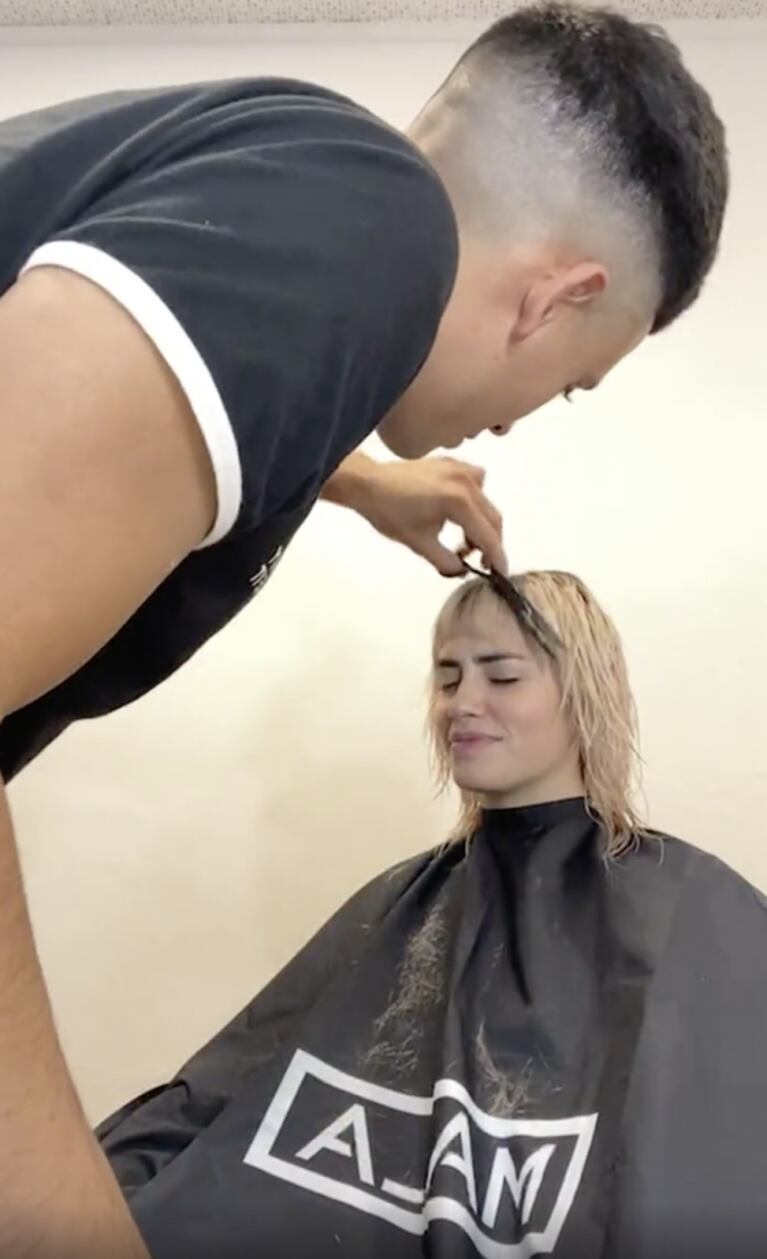Lali Espósito se cambió el look: dejó atrás el pelo rosa y apostó al rubio con flequillo