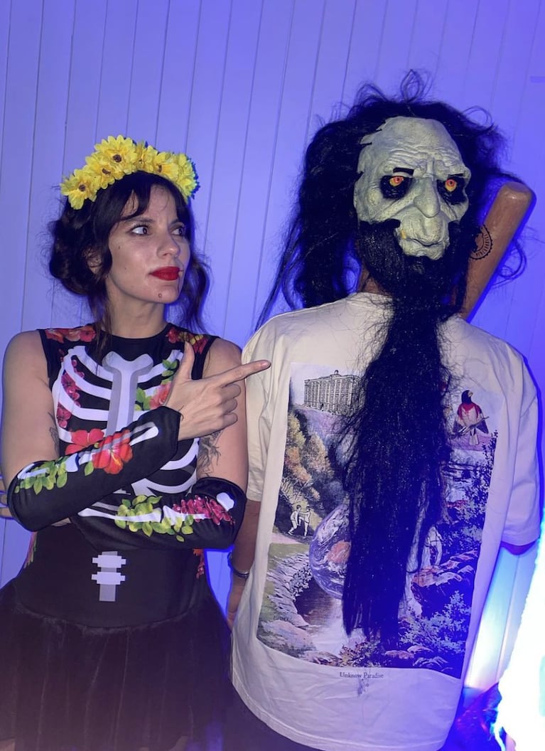 Lali Espósito se disfrazó de meme para celebrar Halloween: las divertidas fotos