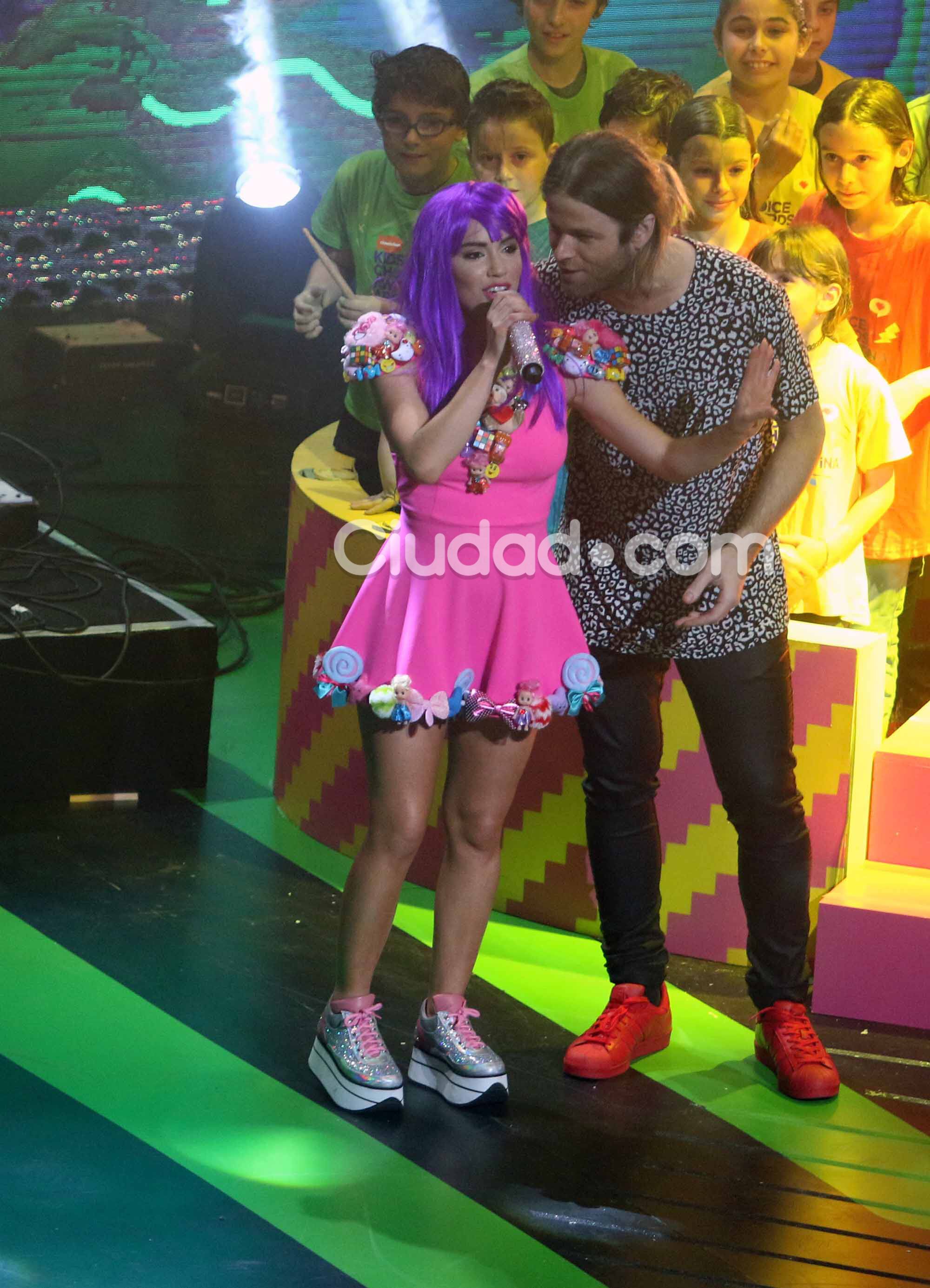 Lali Espósito y Benjamín Amadeo, juntos en los Kids' Choice Awards (Fotos: Movilpress). 