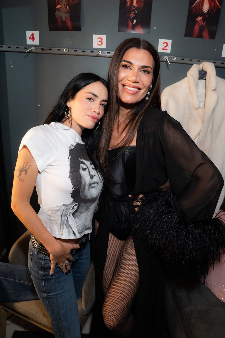 Lali Espósito y Flor de la Ve en SEX (Foto: Prensa).