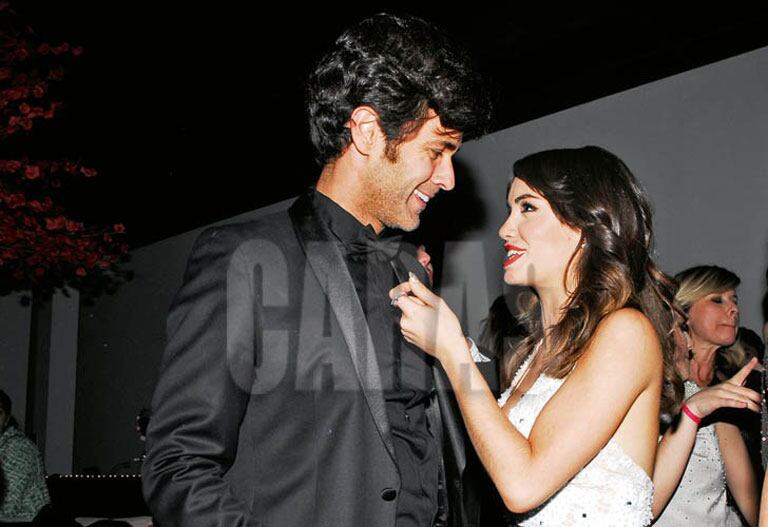 Lali Espósito y Mariano Martínez, enamorados en la gala (Fotos: Revista Caras). 