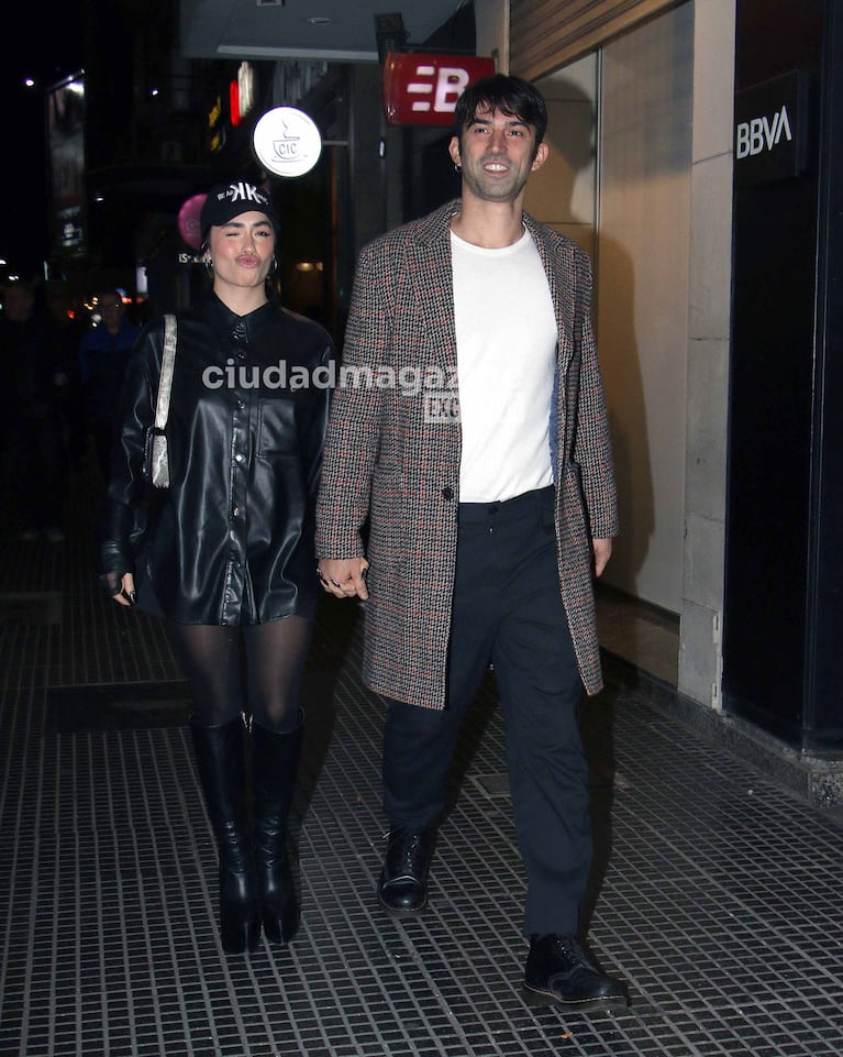 Lali Espósito y Pedro Rosemblat en el teatro (Foto: Movilpress).