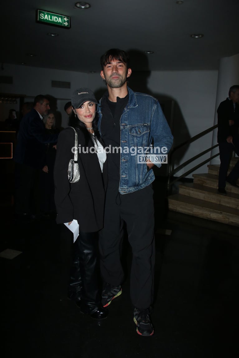 Lali Espósito y Pedro Rosemblat en el teatro (Foto: Movilpress).