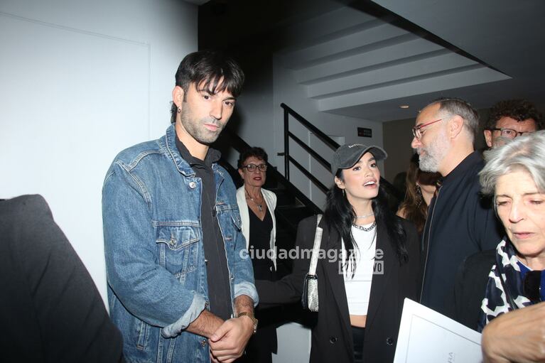 Lali Espósito y Pedro Rosemblat en el teatro (Foto: Movilpress).