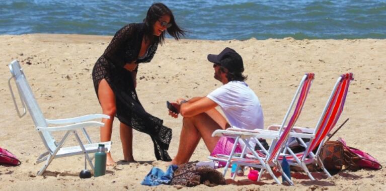 Lali Espósito y Santiago Mocorrea, pasión en Punta del Este: celebraron el primer año de amor