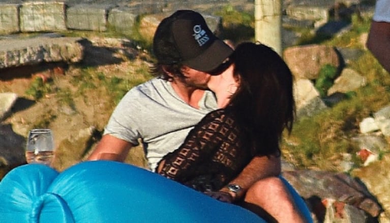 Lali Espósito y Santiago Mocorrea, pasión en Punta del Este: celebraron el primer año de amor