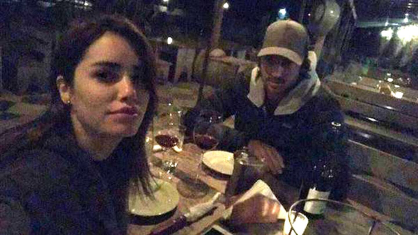 Lali Espósito y su novio, Santiago Mocorrea, cenando en Punta del Este.