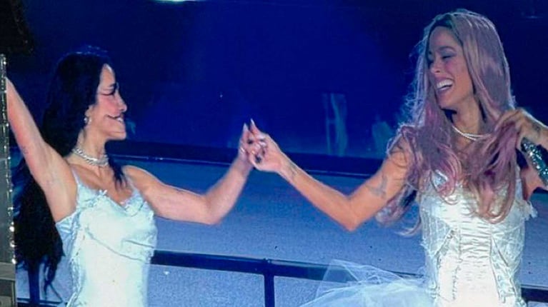 Lali Espósito y Tini Stoessel hicieron historia en River: cantaron juntas vestidas de novia y enloquecieron al público