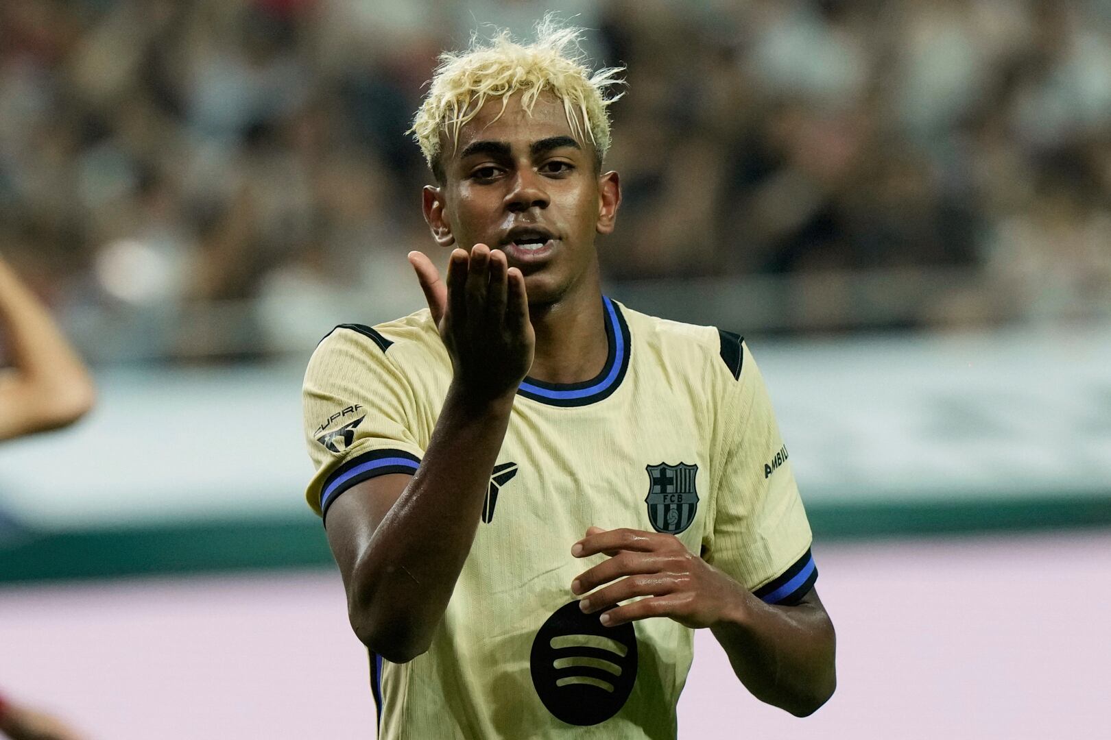 Lamine Yamal celebra tras anotar un gol para el Barcelona en un partido amistoso contra FC Seúl, el 31 de julio de 2025, en Seúl, Corea del Sur. (AP Foto/Ahn Young-joon)