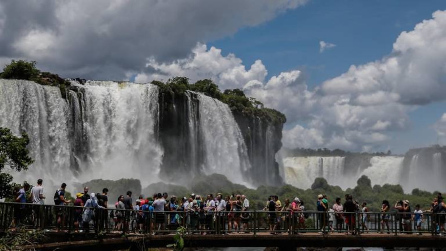 Lammens estimó que llegarán unos 100 mil turistas de Brasil con la apertura de fronteras