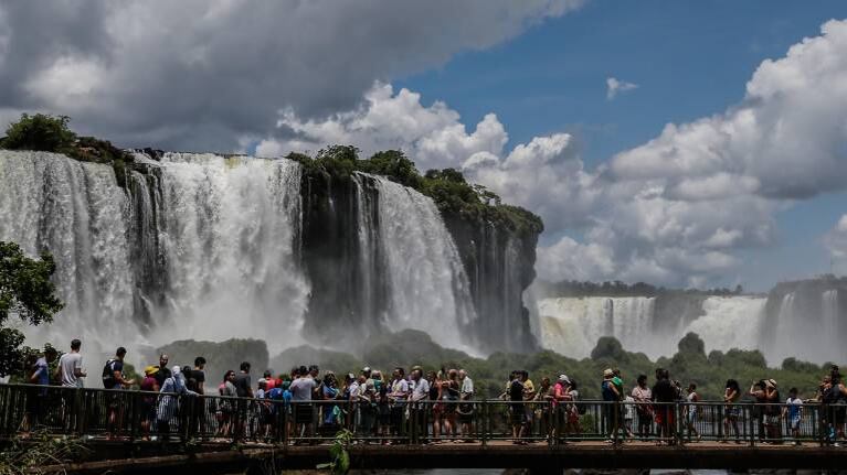 Lammens estimó que llegarán unos 100 mil turistas de Brasil con la apertura de fronteras