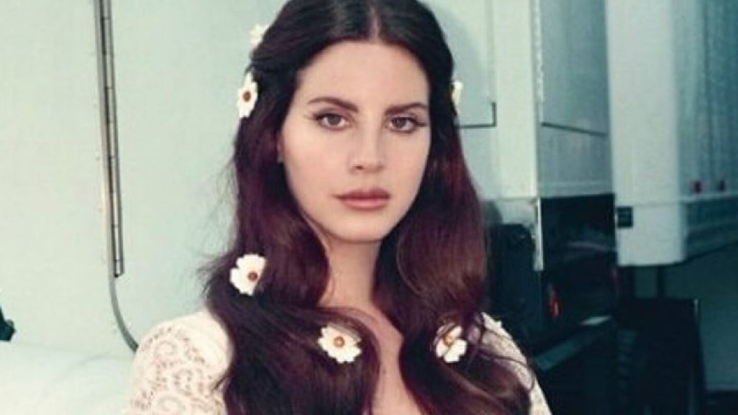 Lana Del Rey anuncia su primer libro de poesía