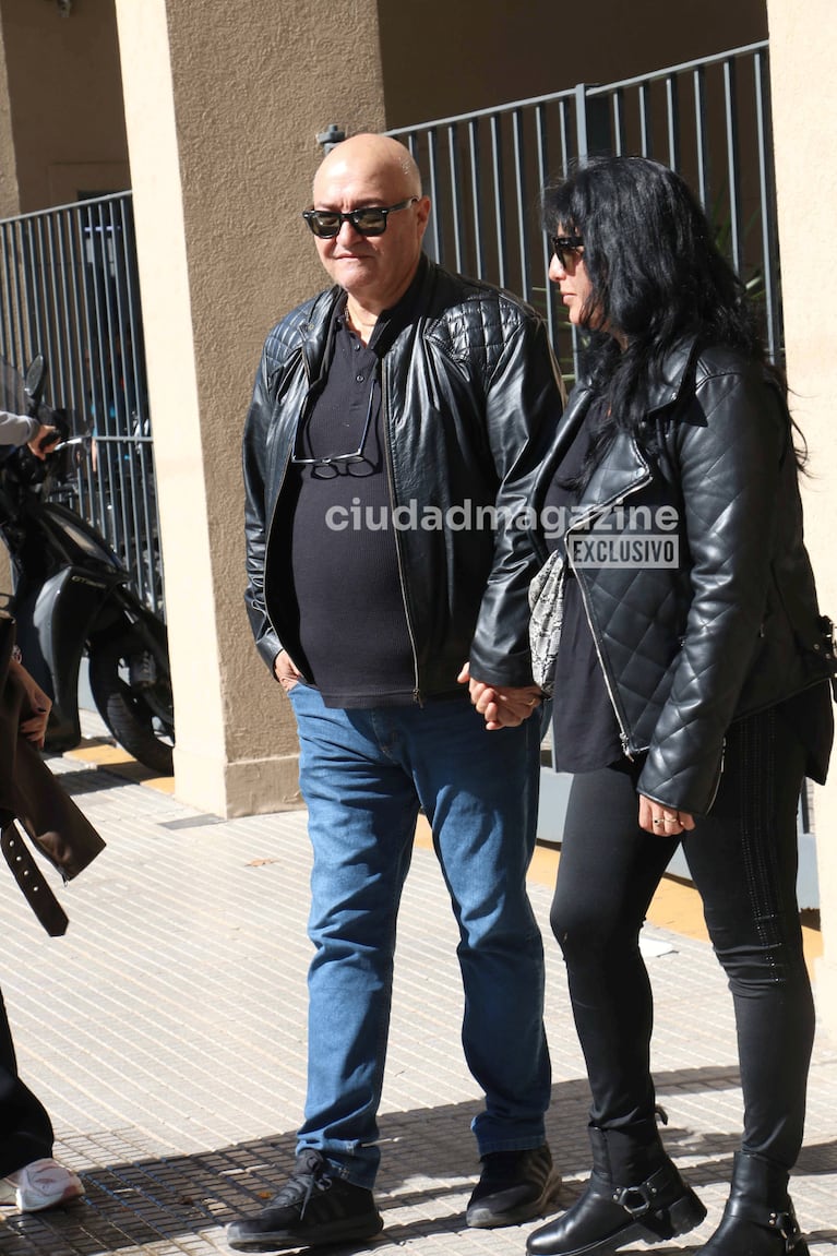 Larry De Clay en el entierro de Toti Ciliberto (Foto: Movilpress).