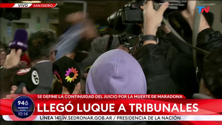 Las agresiones de ida y vuelta de Leopoldo Luque el llegar al juicio por Diego Maradona.
