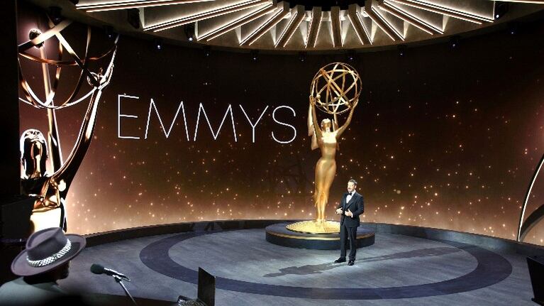 Las alfombras rojas también se reinventan y los Emmys son la prueba. Foto: AFP.