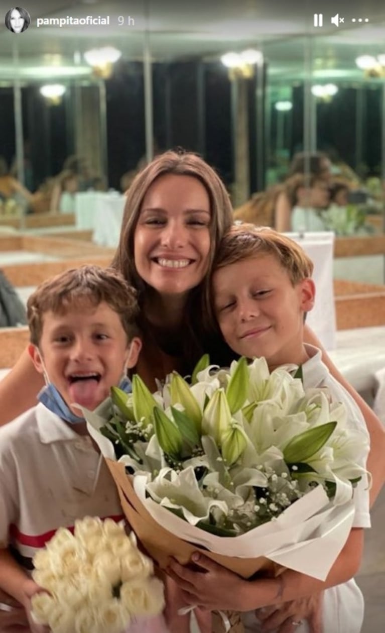 Las bellas fotos de Pampita junto a sus hijos en el Día de la Mujer y el romántico mensaje de Roberto García Moritán