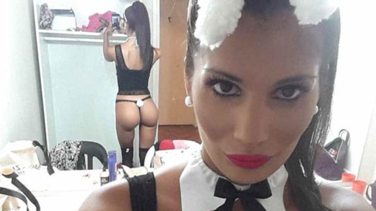 Las chicas de Regatos Salvajes se divierten en el back de la obra. (Fotos: Twitter)