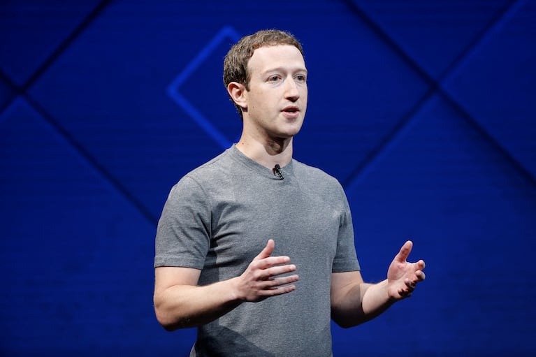 Las Comunidades de Messenger permiten a los usuarios interactuar sobre intereses comunes, llevando la experiencia de las Comunidades de WhatsApp a Messenger.

