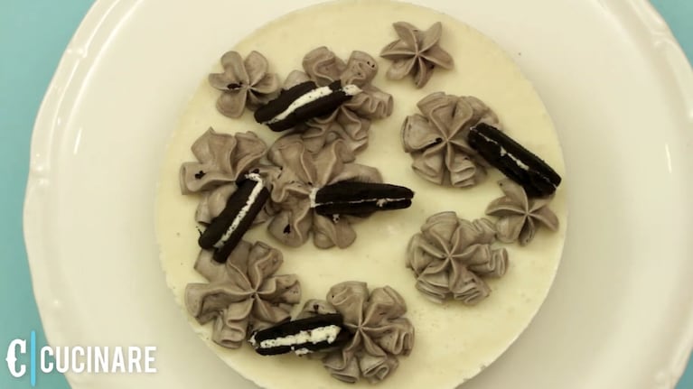 Las cookies le dan un toque distintivo al cheesecake de banana. Foto: Cucinare.TV.