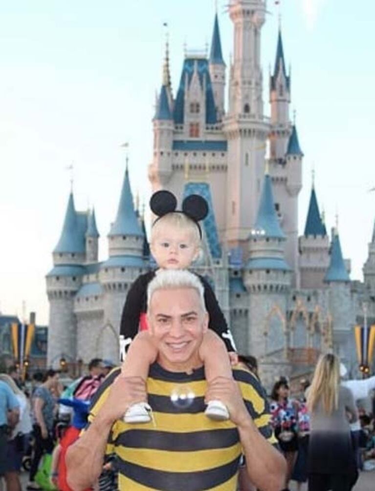 Las divertidas vacaciones de Flavio Mendoza con Dionisio en Disney: el álbum de fotos a pura emoción